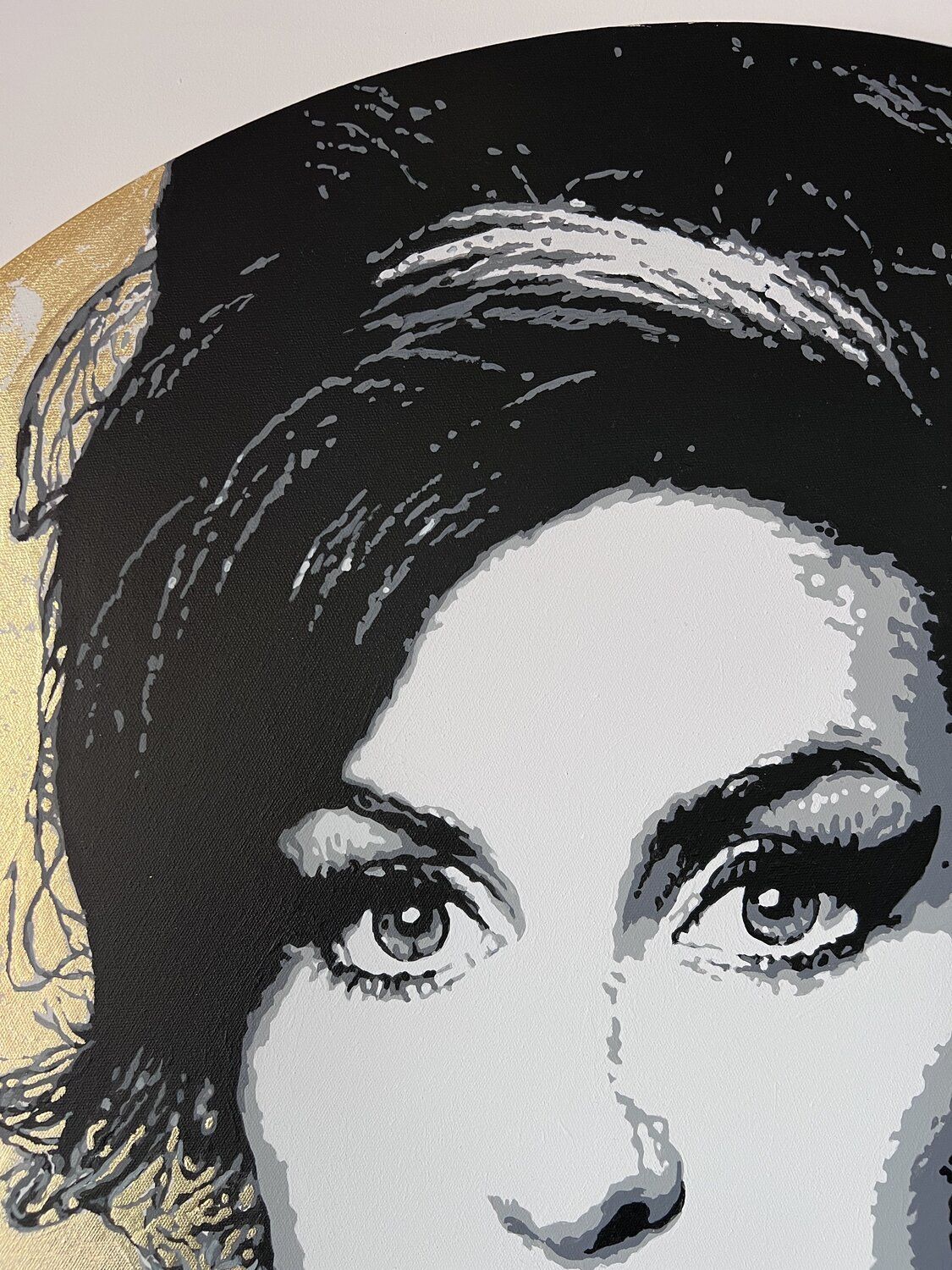 Retrato de la controversial cantante Amy Whinehouse, pintado por Michel Acosta Pérez AMY IN THE ROUND (back to black)