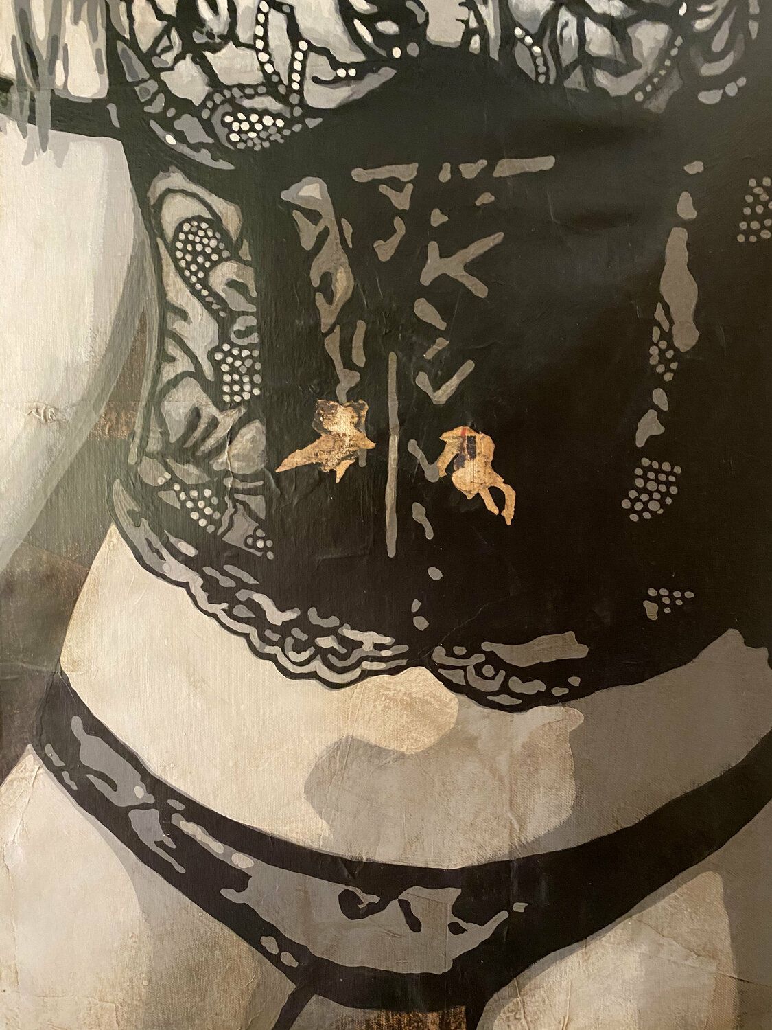 La obra, pintada a mano por Michel Acosta Pérez, muestra la destreza el autor en el manejo de las luces y las sombras, así como su capacidad como retratista para captar esos momentos de erotismo y seducción. DESEO 1