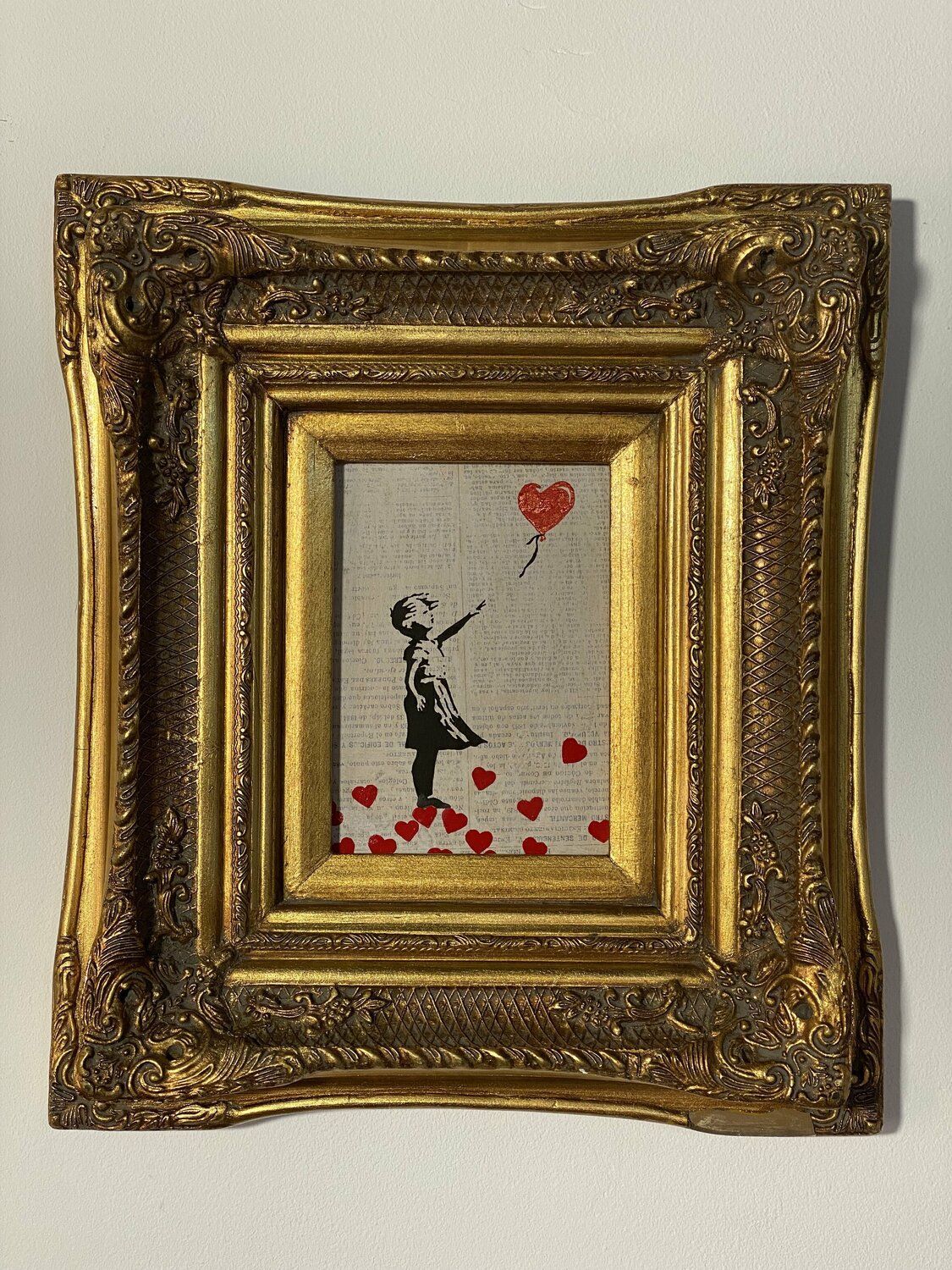 Obra original del artista cubano Michel Acosta Pérez, de estilo Pop, con una apropiación de la obra de Banksy Banksy update available (like it’s in the air)