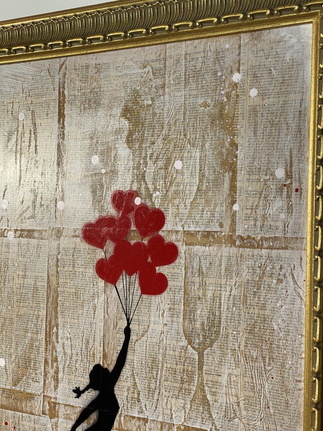 Obra original del artista cubano Michel Acosta Pérez, de estilo Pop, con una apropiación de la obra de Banksy Banksy update available (ALGO MAS QUE UN JUGUETE) 2