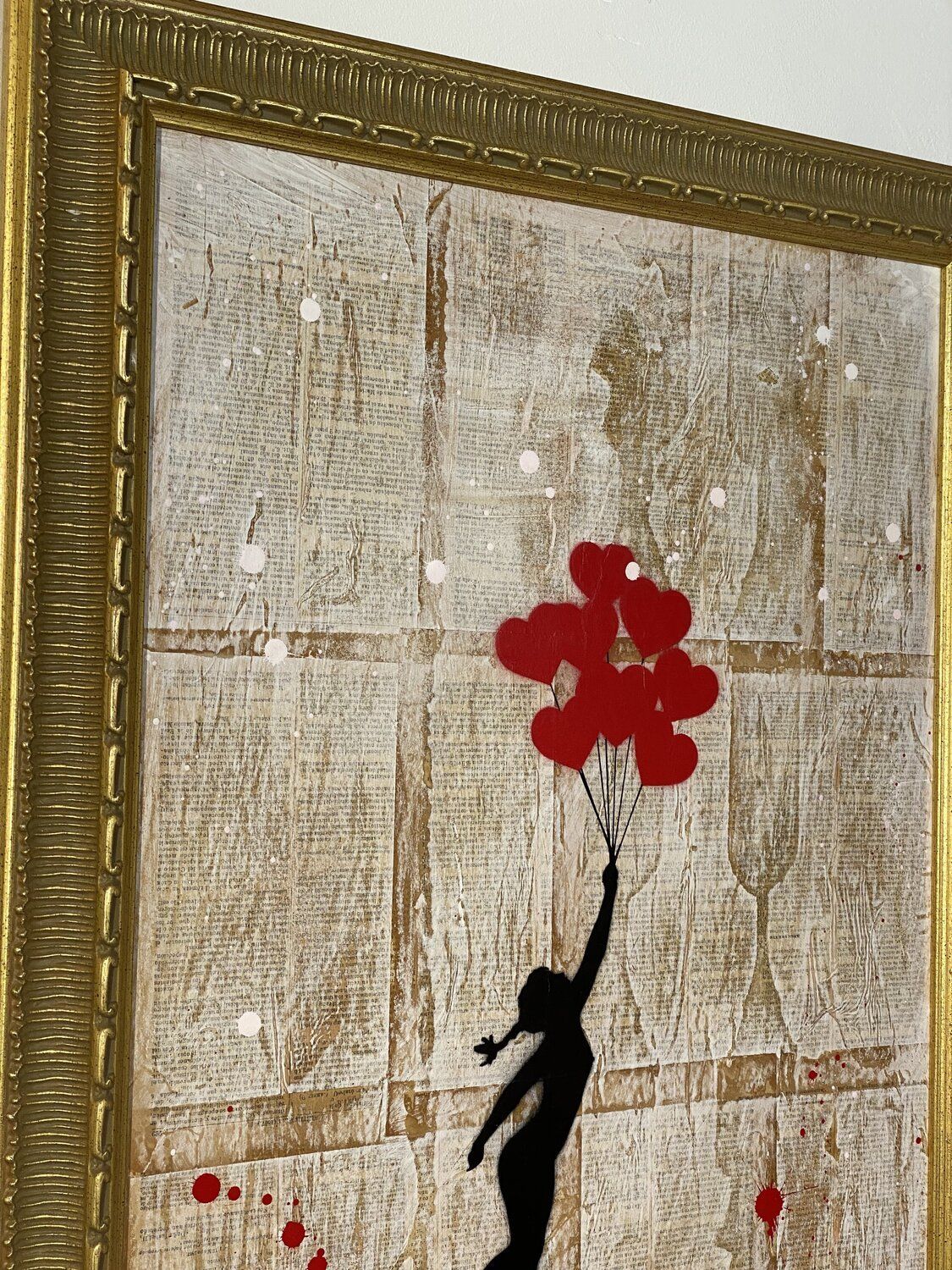 Obra original del artista cubano Michel Acosta Pérez, de estilo Pop, con una apropiación de la obra de Banksy Banksy update available (ALGO MAS QUE UN JUGUETE) 2